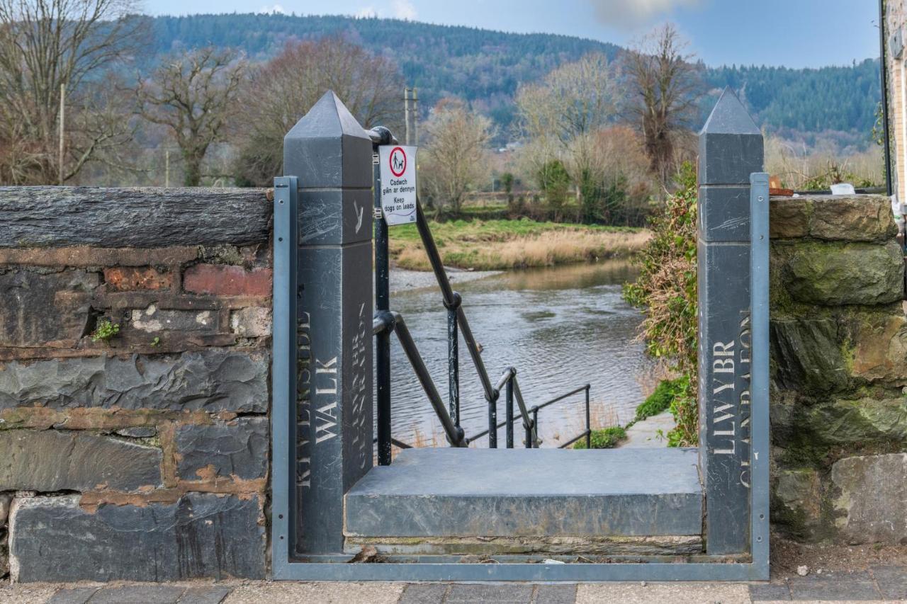 Glan Conwy House One And Two Bedroom Apartments Llanrwst Exteriör bild
